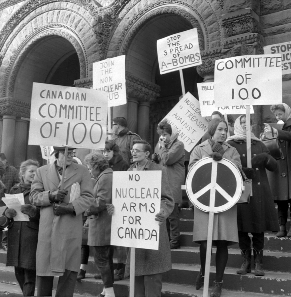 1962_Committee_of_100_at_City_Hall,_Toronto_anti-nuclear_demonstration_February_10,_196