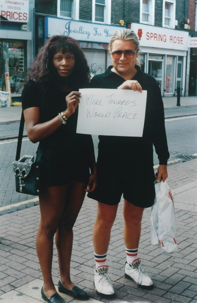 1992_1993_Gillian_Wearing_Signs_that_say_what_you_want_them_to_say_and_not_signs_that_say_what_someone_else_wants_you_to_say_1992_1993