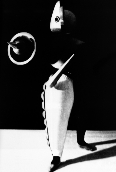 1916-1932_Oskar_Schlemmer_Das_Triadische_Ballett_Le_Ballet_triadique_1916-1932_03