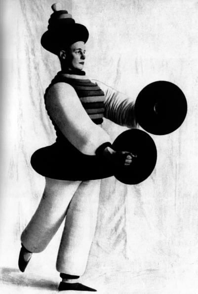 1916-1932_Oskar_Schlemmer_Das_Triadische_Ballett_Le_Ballet_triadique_1916-1932_05