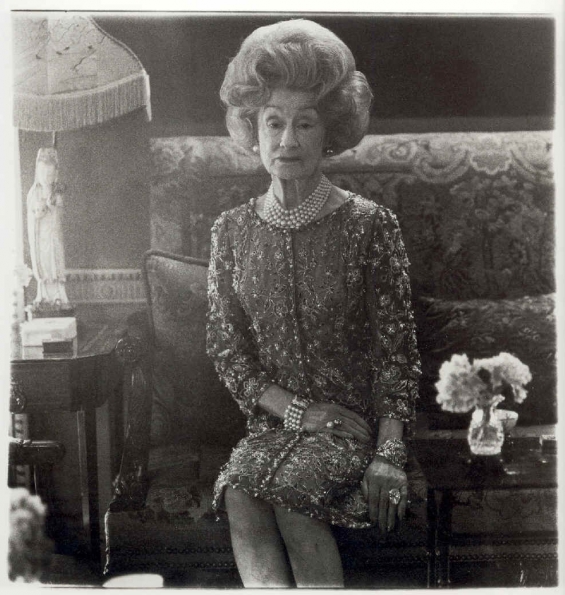 1965_Diane_Arbus_Mrs_T_Charlton_Henry_on_a_couch_in_her_chesnut_Hill_home_Philidelphia_Pa_1965